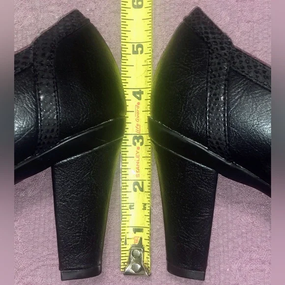 🆕 SnakeSkin Booties 🐍🖤 - Picture 10 of 11